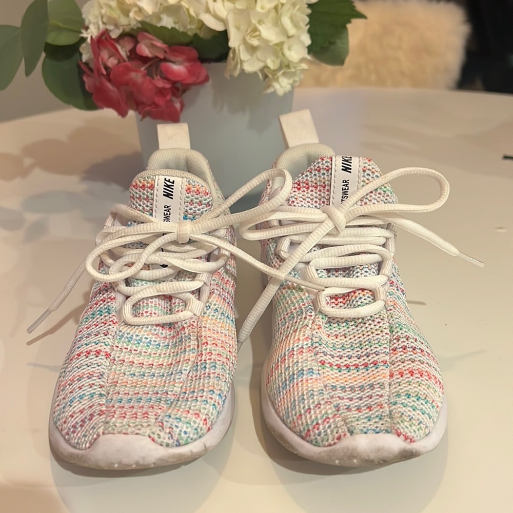 Nike Viale space dye knit sneakers. Youth size 2. Multicolor